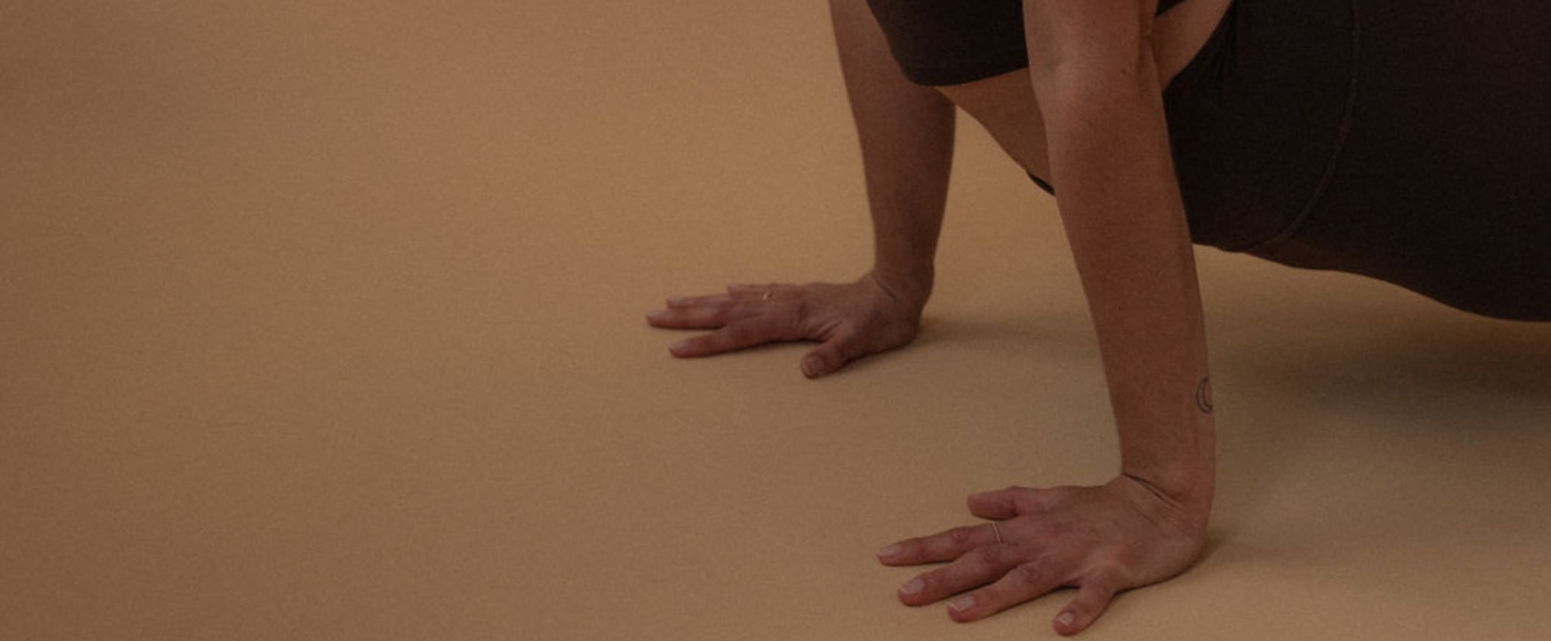 Cycles &ndash; A Seasonal Yoga Journey - Hingeben